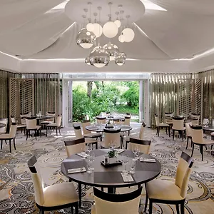 **** Szálloda Hilton Park Németország