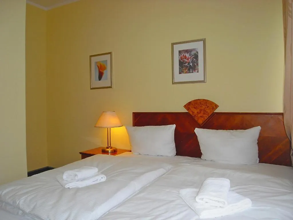 Hotel Amadeus Central Berlin 2*,